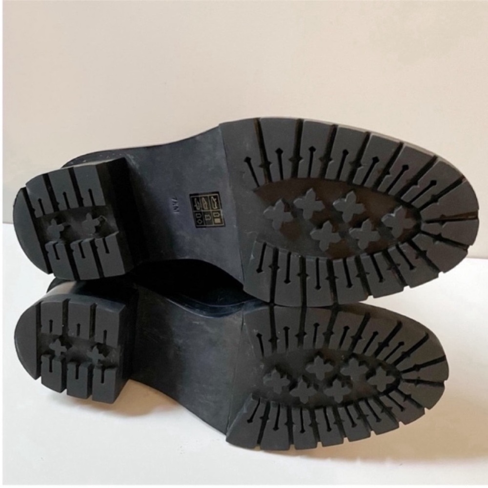 New Tory Burch Miller 60MM Black Lug Sole Shearling Boots Size 7.5 - Picture 7 of 13